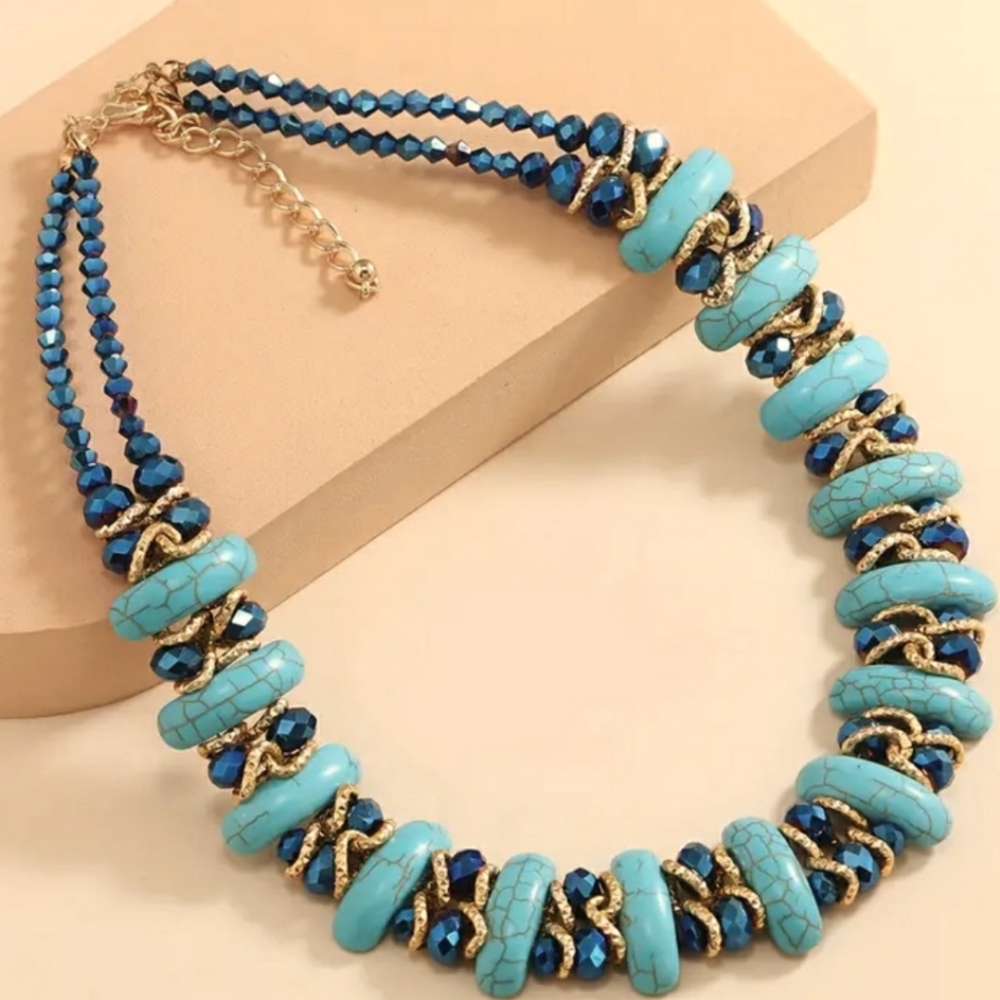 Boho Style Crescent Turquoise/Crystal Necklace. NWT - Picture 4 of 4